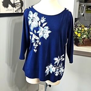 LAUREN RALPH LAUREN, women's navy blue top with flowers. Size 1X.